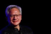 解梦软件英伟达黄仁勋：编程人工智能如今就像训练一个人